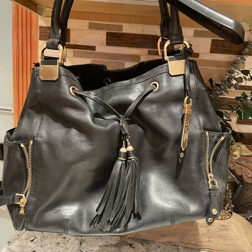 Vintage,Cole HaanBeautiful,black leather bag in great condition.